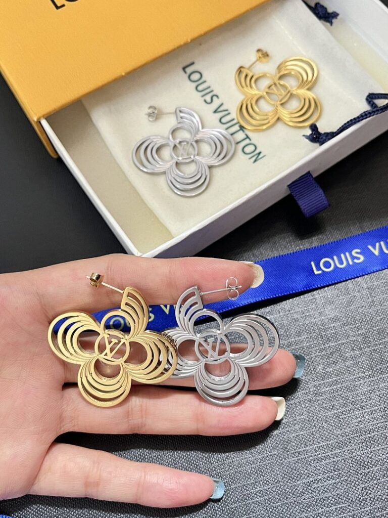 Louis Vuitton Jewelry Style 45