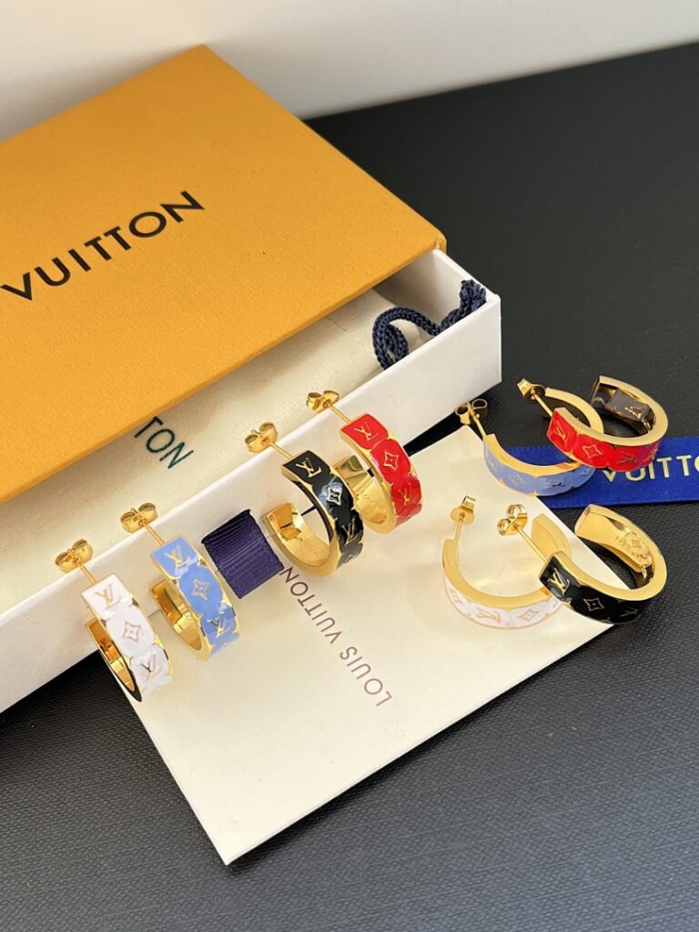Louis Vuitton Jewelry Style 50