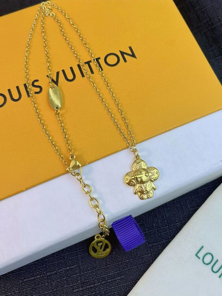 Louis Vuitton Jewelry Style 40