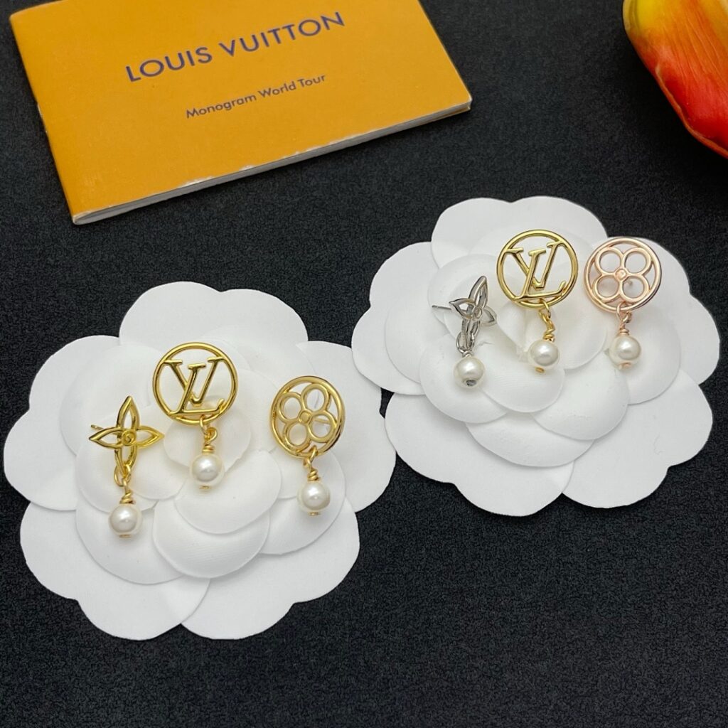Louis Vuitton Jewelry Style 40