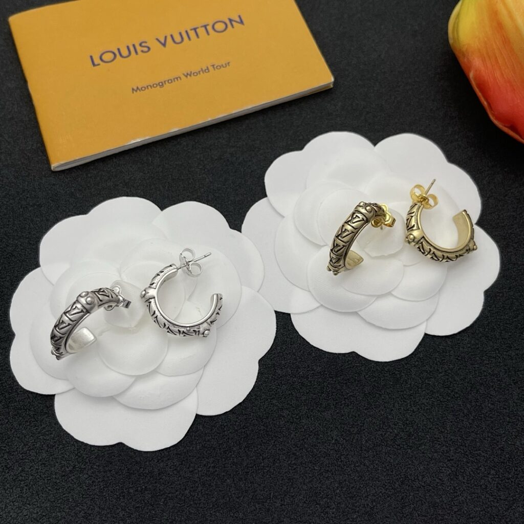 Louis Vuitton Jewelry Style 35