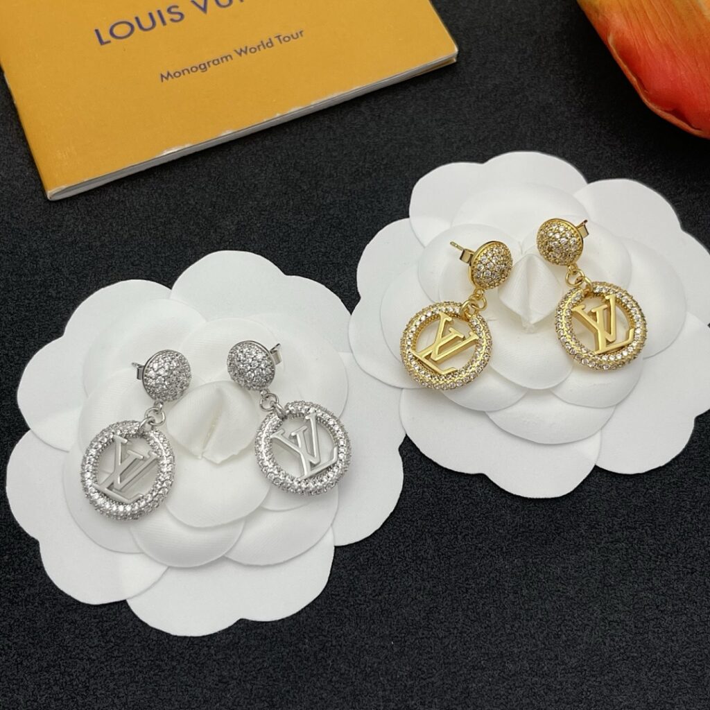 Louis Vuitton Jewelry Style 40