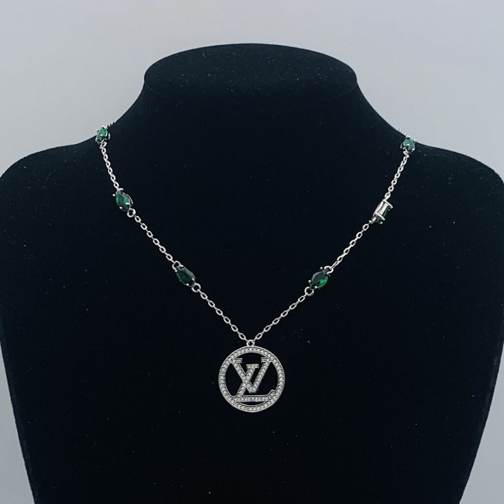 Louis Vuitton Jewelry Style 50