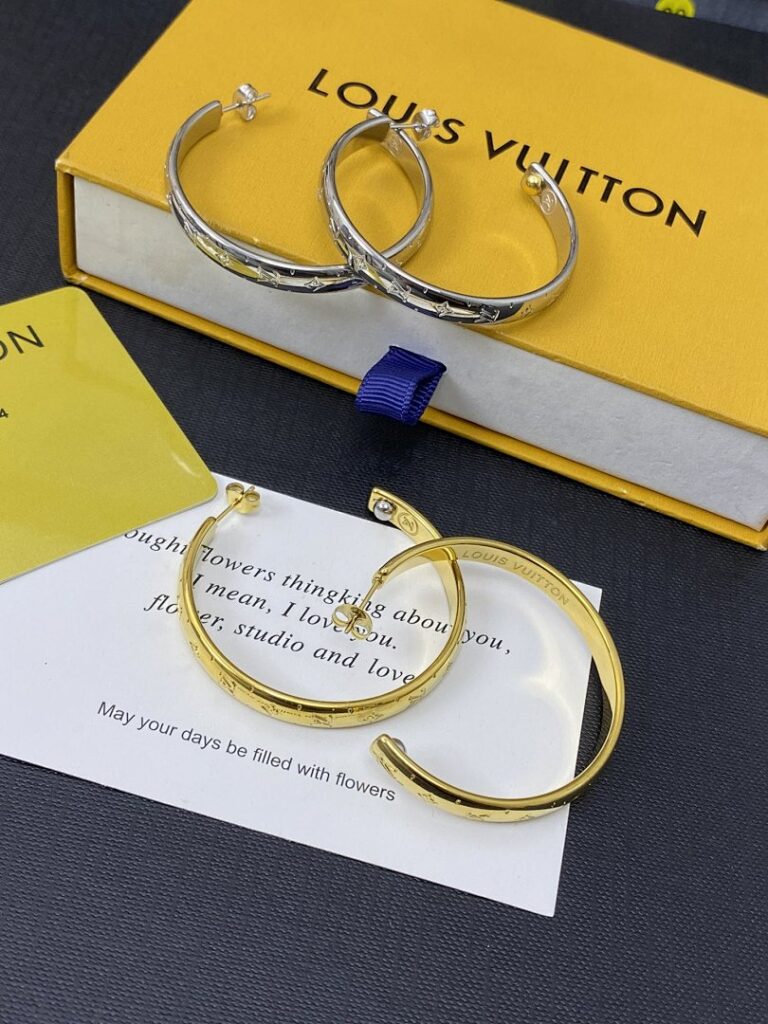 Louis Vuitton Jewelry Style 40