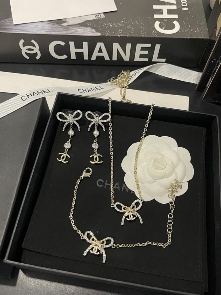 Chanel Necklace Style 60 55 60
