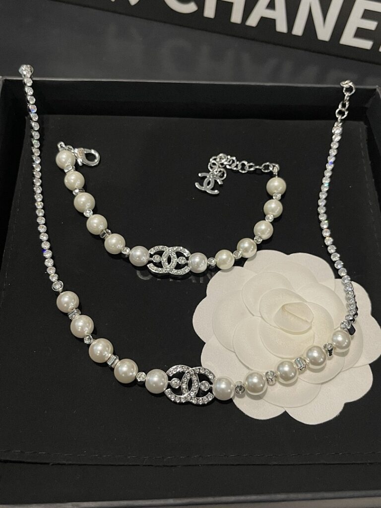 Chanel Necklace Style 75 60