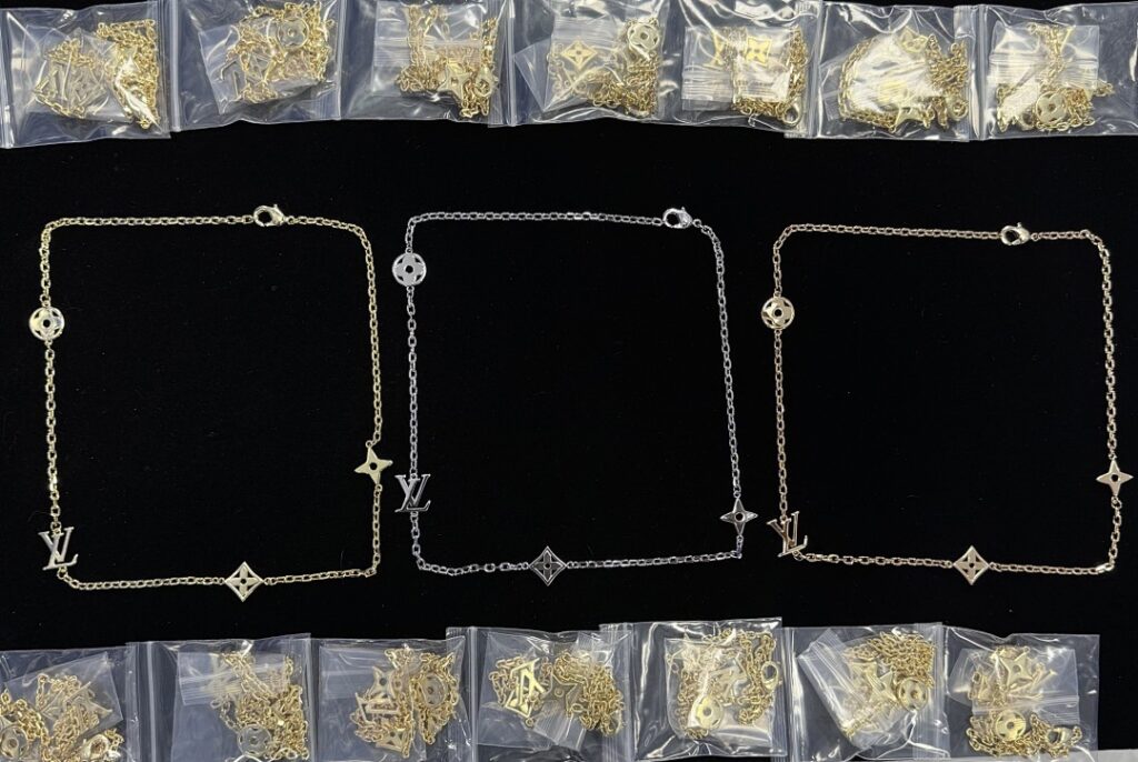 Louis Vuitton Jewelry Style 50