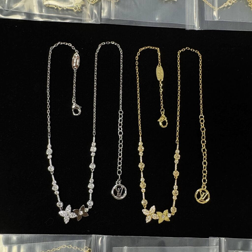 Louis Vuitton Jewelry Style 50