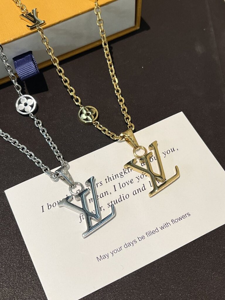 Louis Vuitton Jewelry Style 45