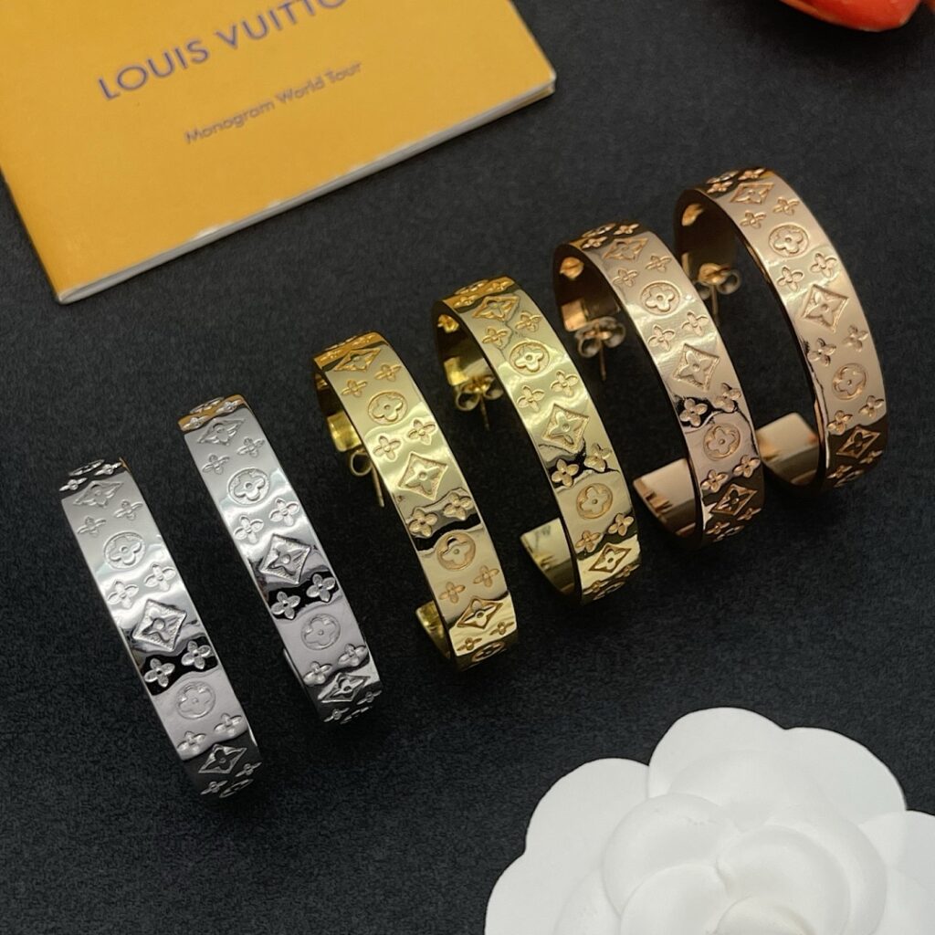 Louis Vuitton Jewelry Style 50