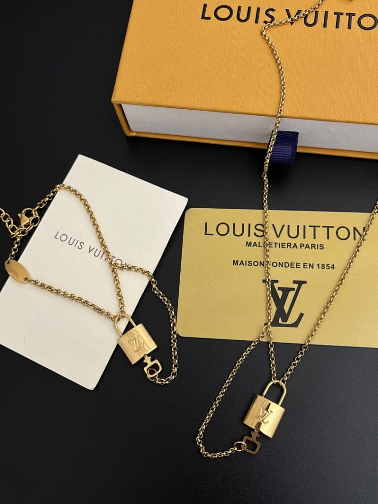 Louis Vuitton Necklace Style 40 40