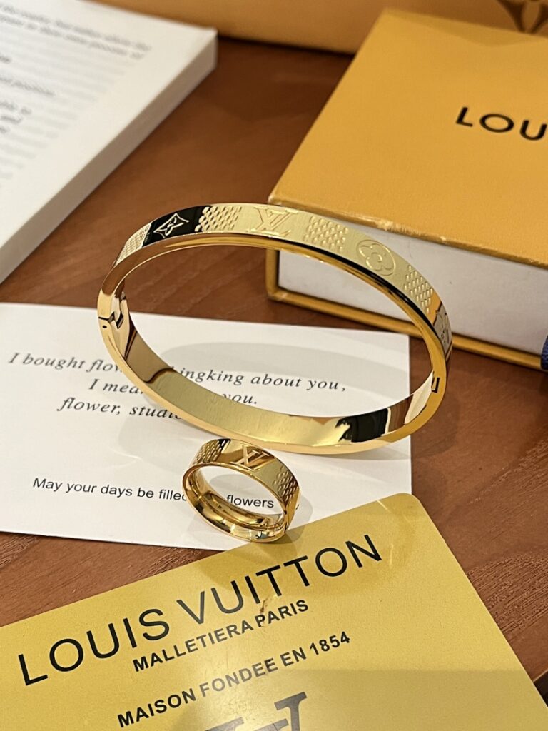Louis Vuitton Ring Style 50 35
