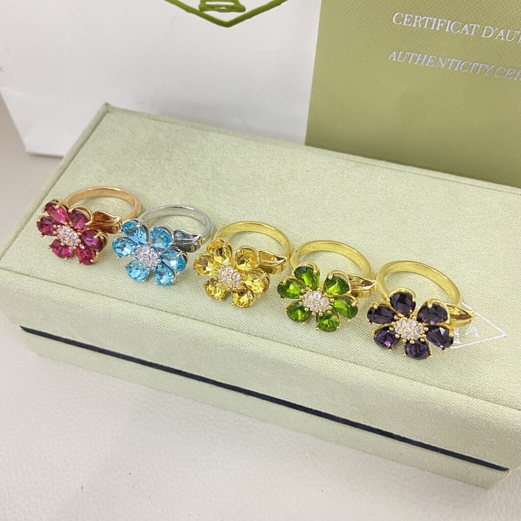 Van Cleef & Arpels Jewelry Style 45 size678