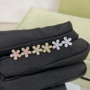 Van Cleef & Arpels Jewelry Style 35