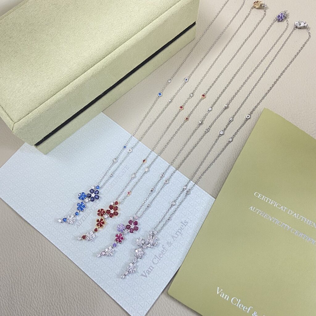 Van Cleef & Arpels Jewelry Style 60