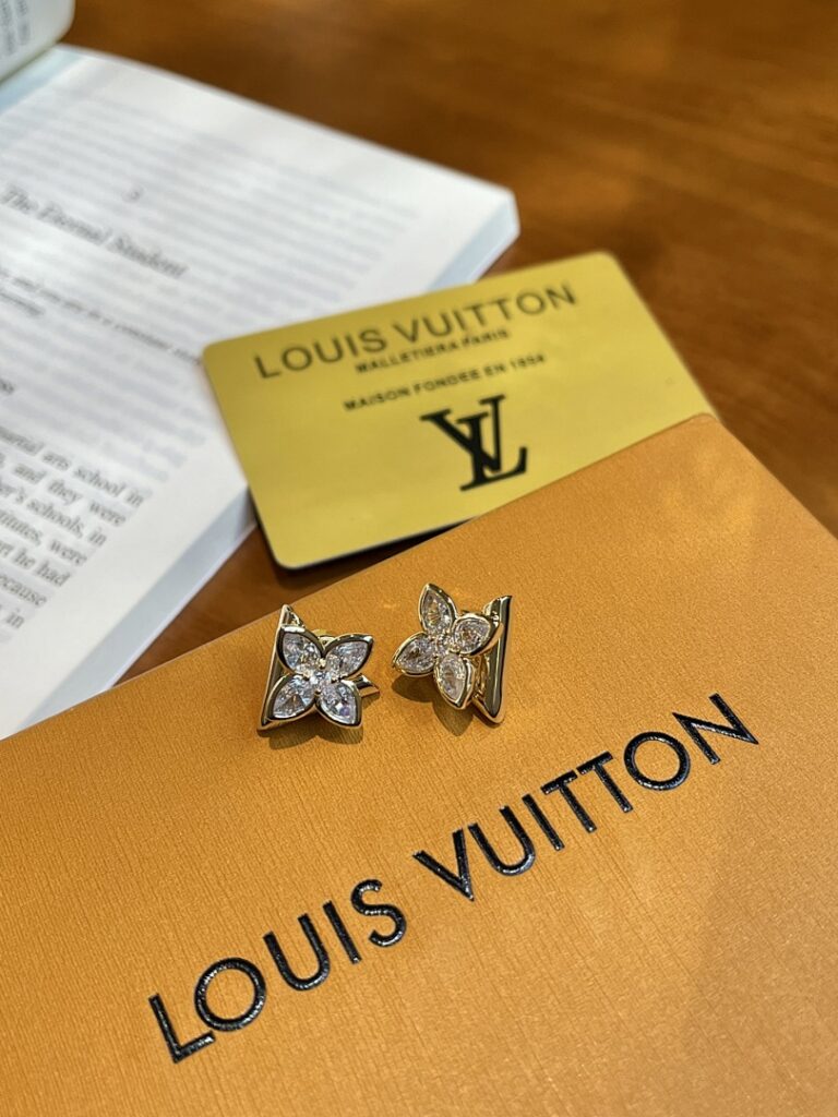 Louis Vuitton Jewelry Style 45