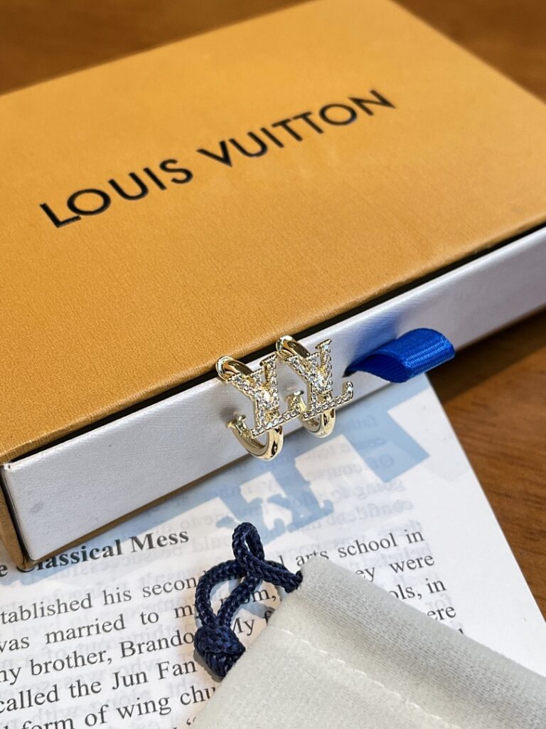 Louis Vuitton Jewelry Style 40