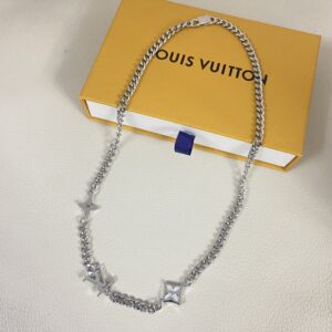 Louis Vuitton Jewelry Style 50