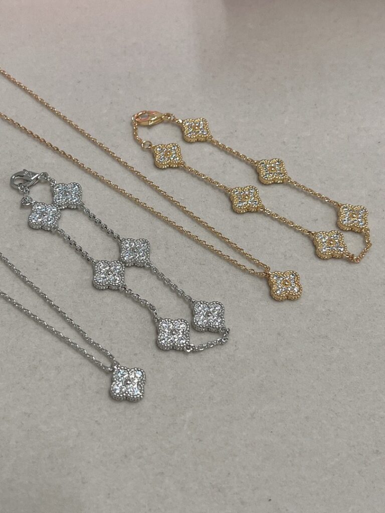 Van Cleef & Arpels Necklace Style 50 35