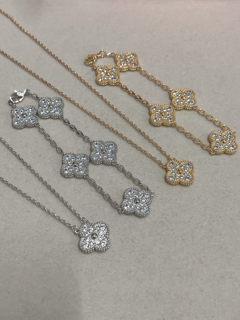 Van Cleef & Arpels Necklace Style 50 35