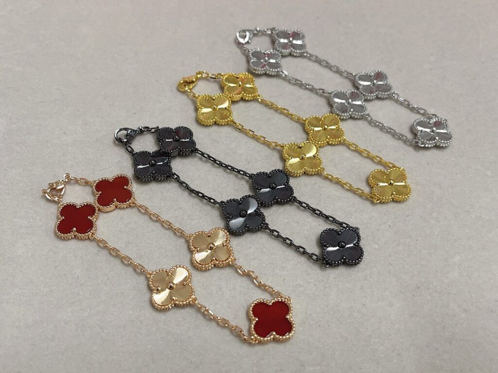 Van Cleef & Arpels Jewelry Style 50