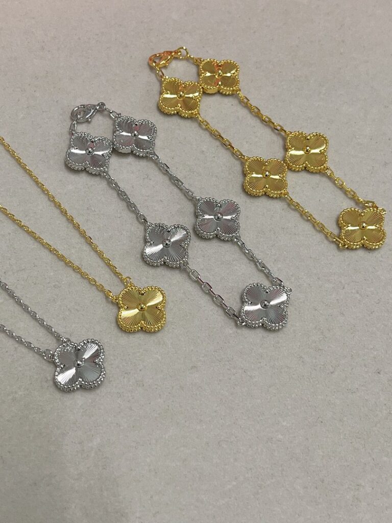 Van Cleef & Arpels Necklace Style 35 50