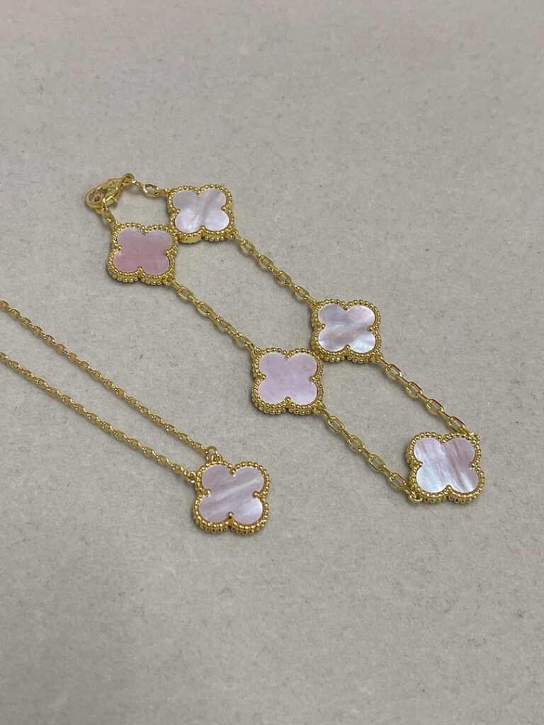 Van Cleef & Arpels Necklace Style 35 50