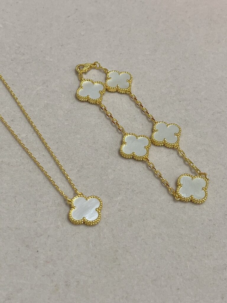 Van Cleef & Arpels Necklace Style 35 50