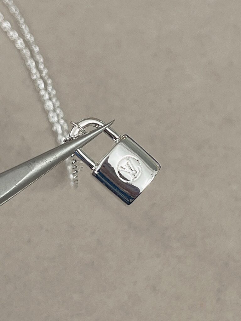 Louis Vuitton Jewelry Style 40