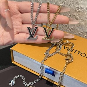 Louis Vuitton Jewelry Style 40