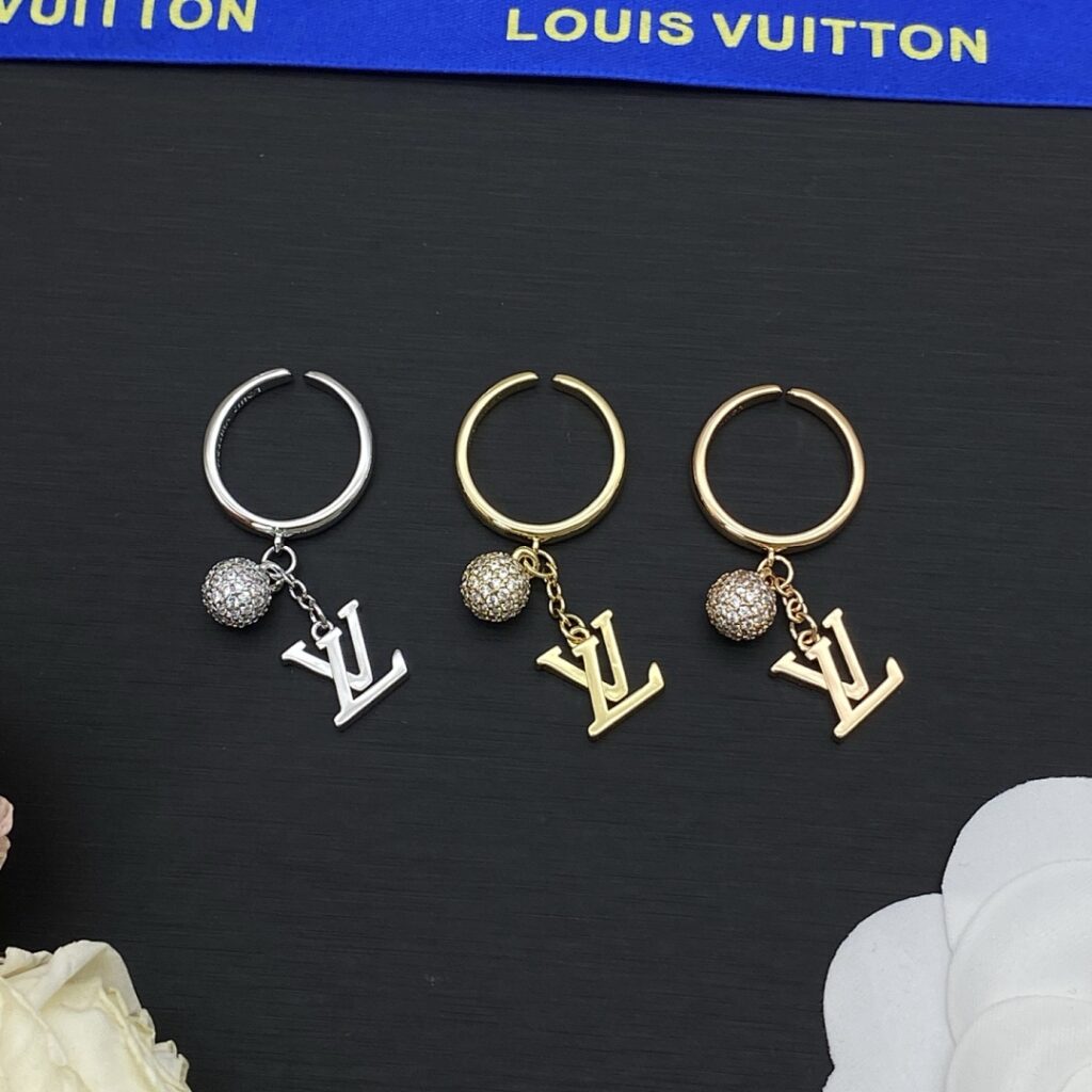 Louis Vuitton Jewelry Style 40