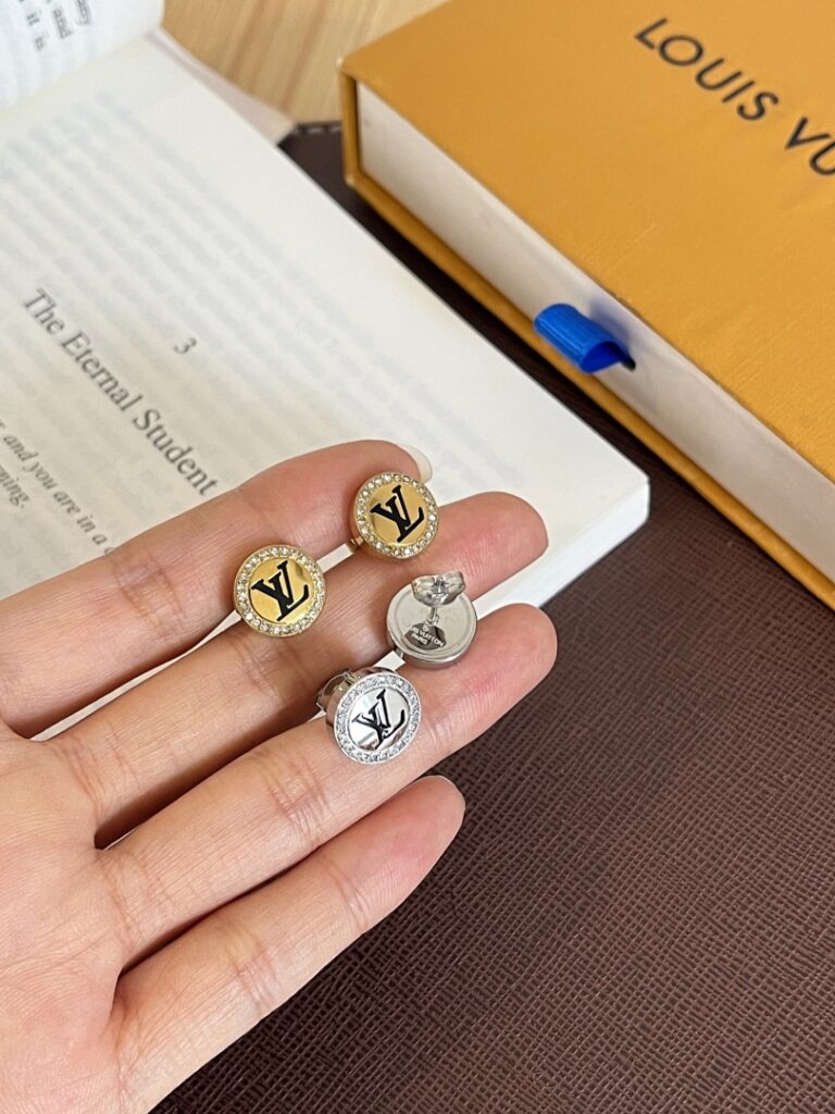 Louis Vuitton Jewelry Style 40