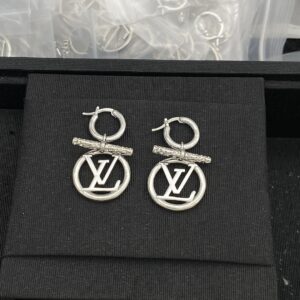 Louis Vuitton Jewelry Style 45