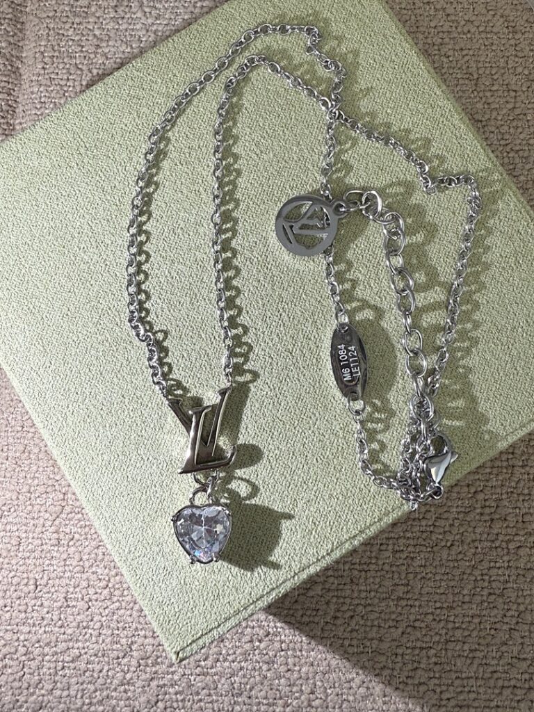 Louis Vuitton Jewelry Style 40