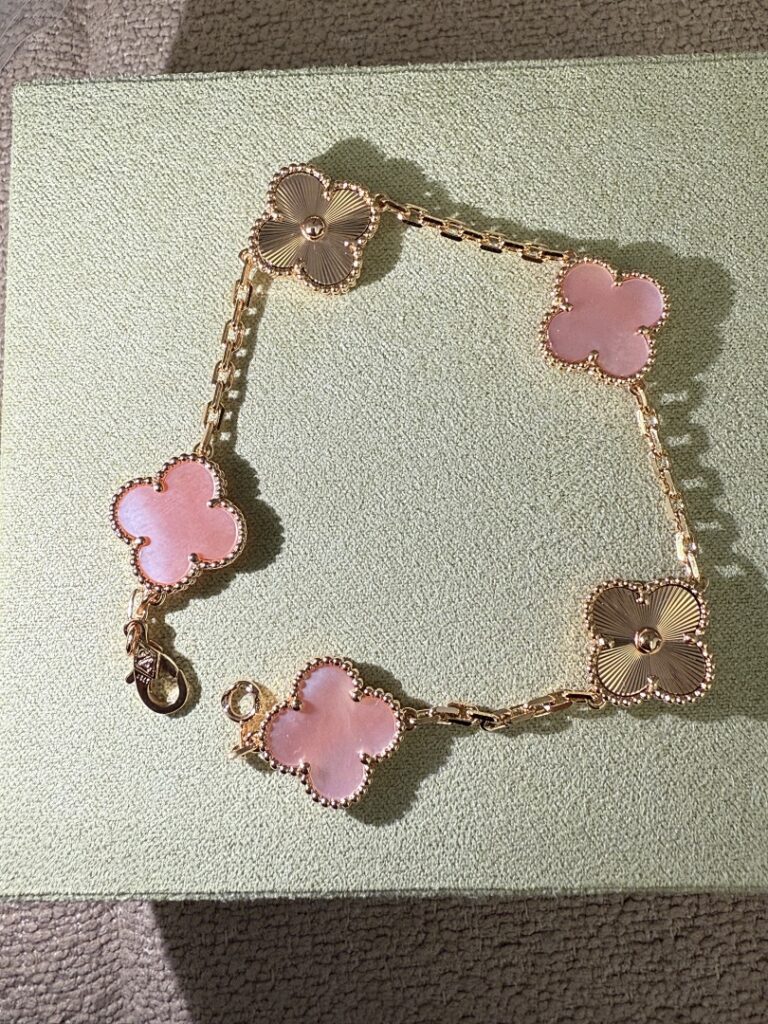 Van Cleef & Arpels Jewelry Style 50