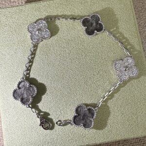 Van Cleef & Arpels Jewelry Style 50