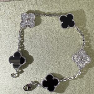Van Cleef & Arpels Jewelry Style 50