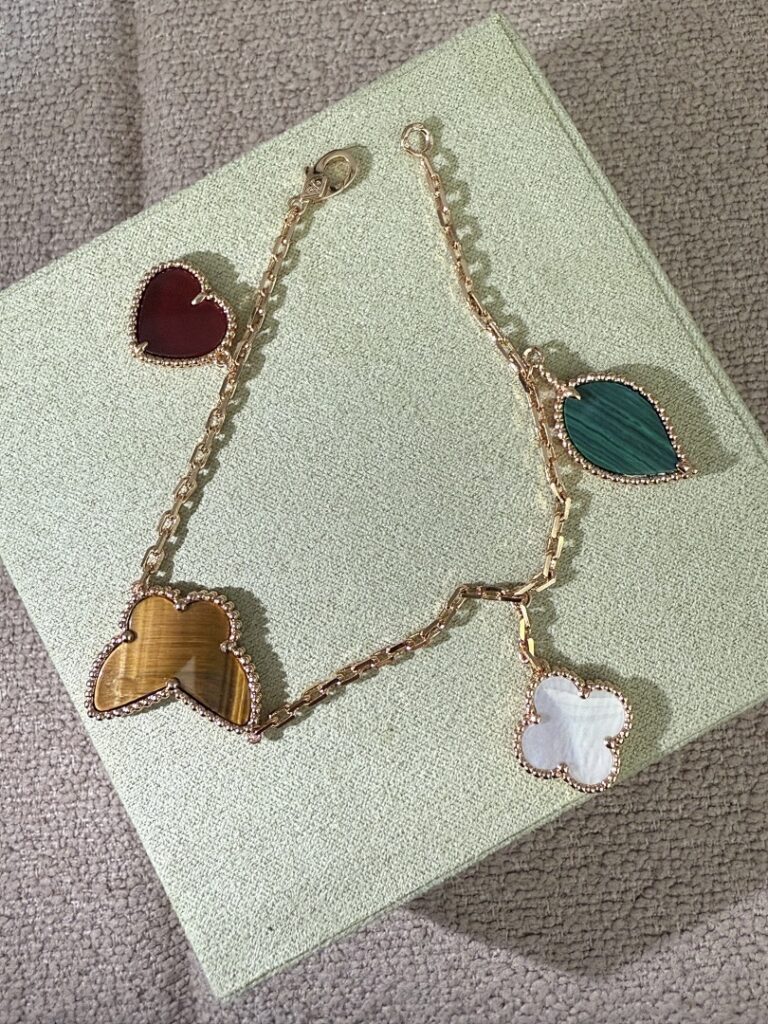 Van Cleef & Arpels Jewelry Style 55