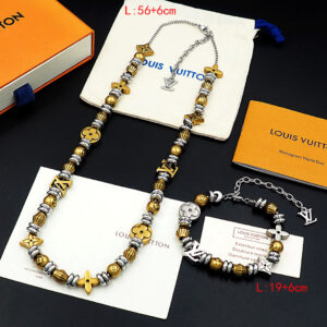 Louis Vuitton Necklace Style 95 65