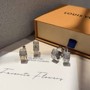 Louis Vuitton Jewelry Style 40
