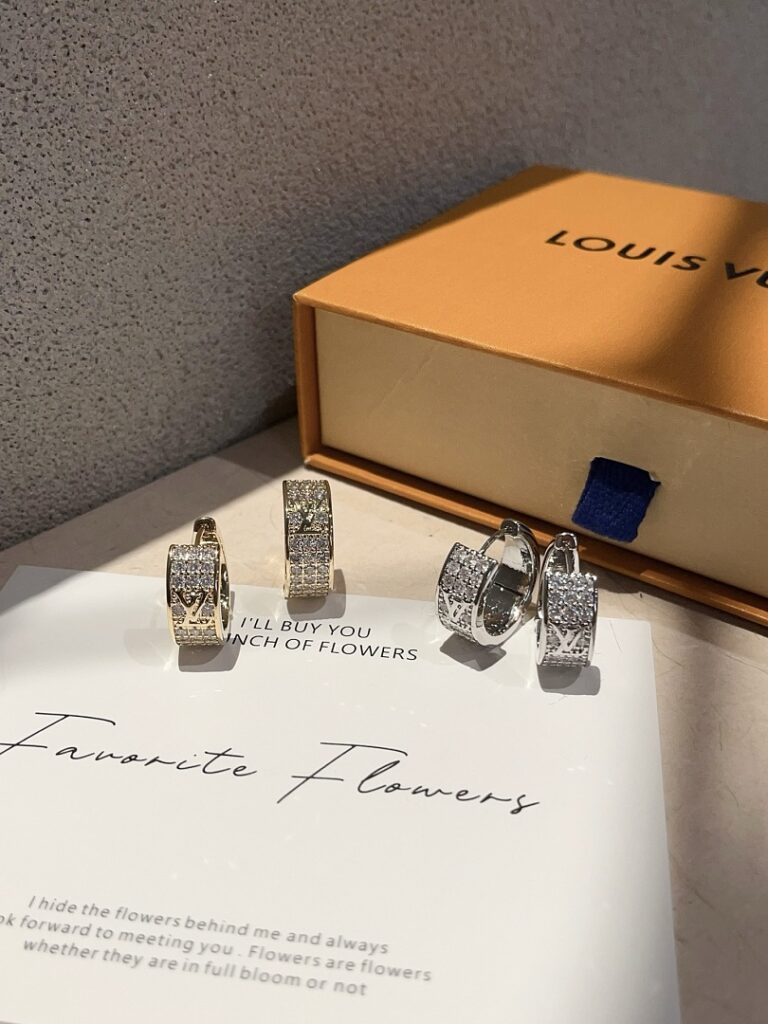Louis Vuitton Jewelry Style 40