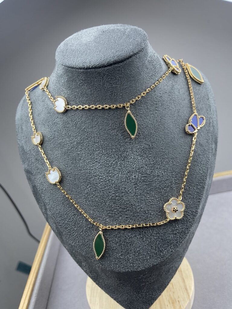 Van Cleef & Arpels Jewelry Style 150