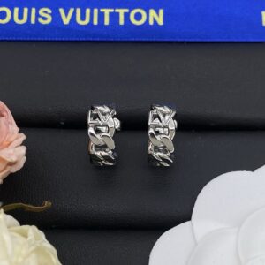 Louis Vuitton Jewelry Style 32