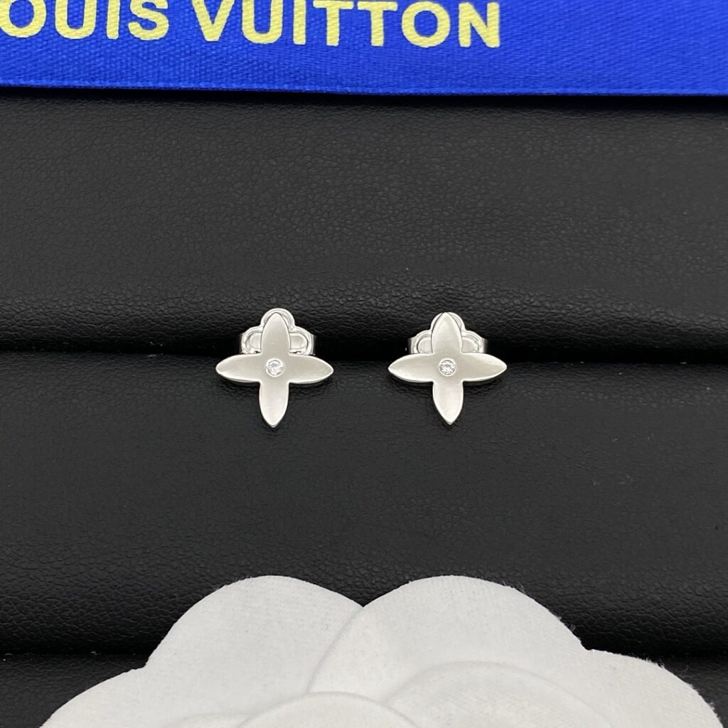 Louis Vuitton Jewelry Style 29