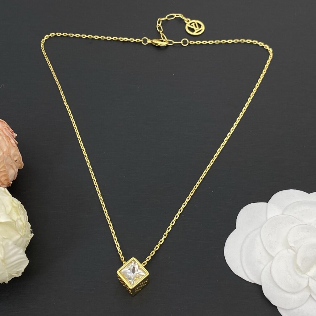 Louis Vuitton Jewelry Style 40