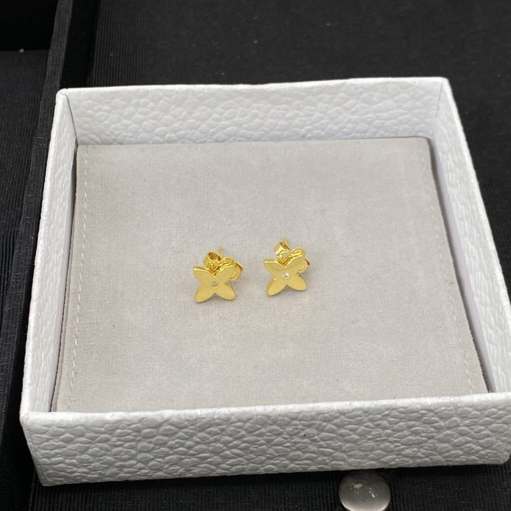 Louis Vuitton Jewelry Style 29