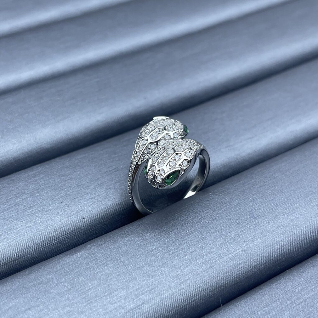 Bottega Veneta Ring Style 678
