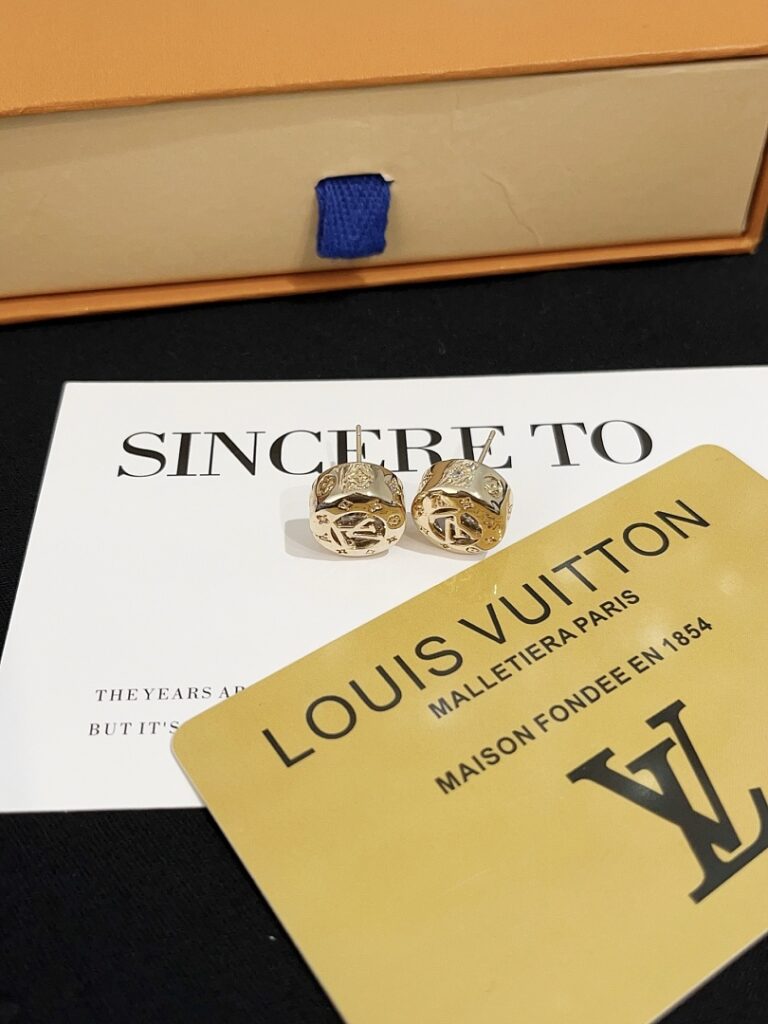 Louis Vuitton Jewelry Style 37.5