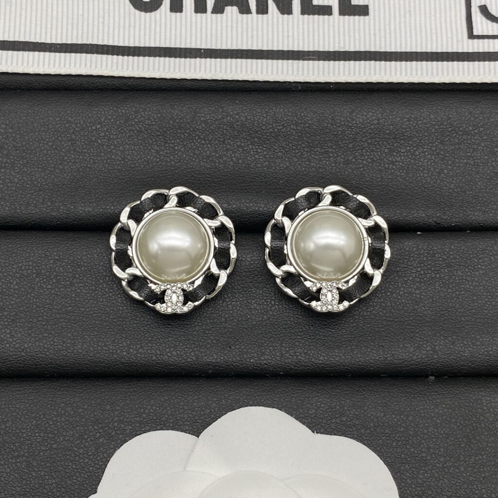 Chanel Jewelry Style 40