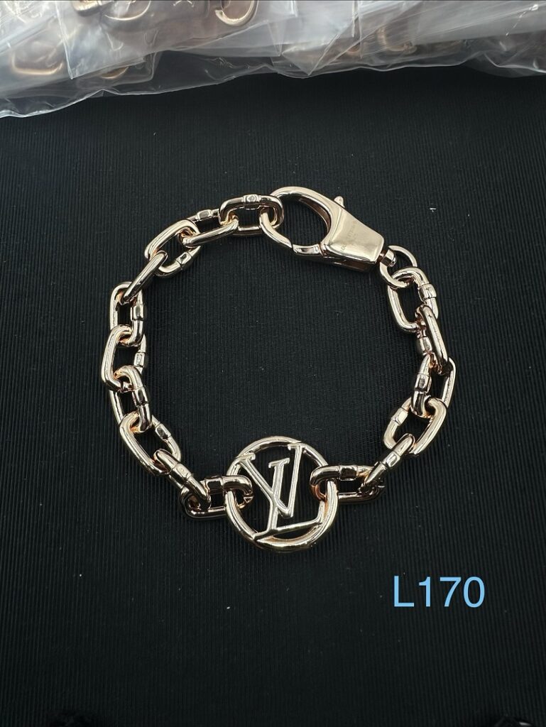 Louis Vuitton Jewelry Style 52